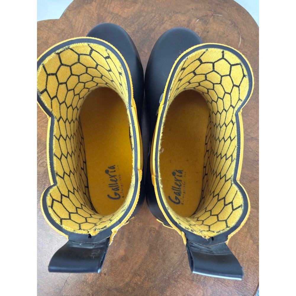 NIB Galleria Black & Yellow Bee Rain Boots Print Chelsea Rainboot #0599 SZ 10 - Picture 7 of 8